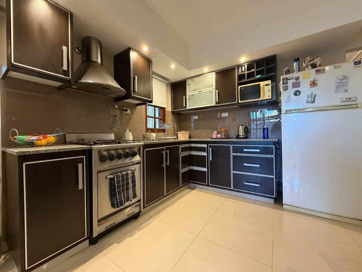 CASA EN VENTA ADROGUÉ QUINCHO Y COCHERA 4