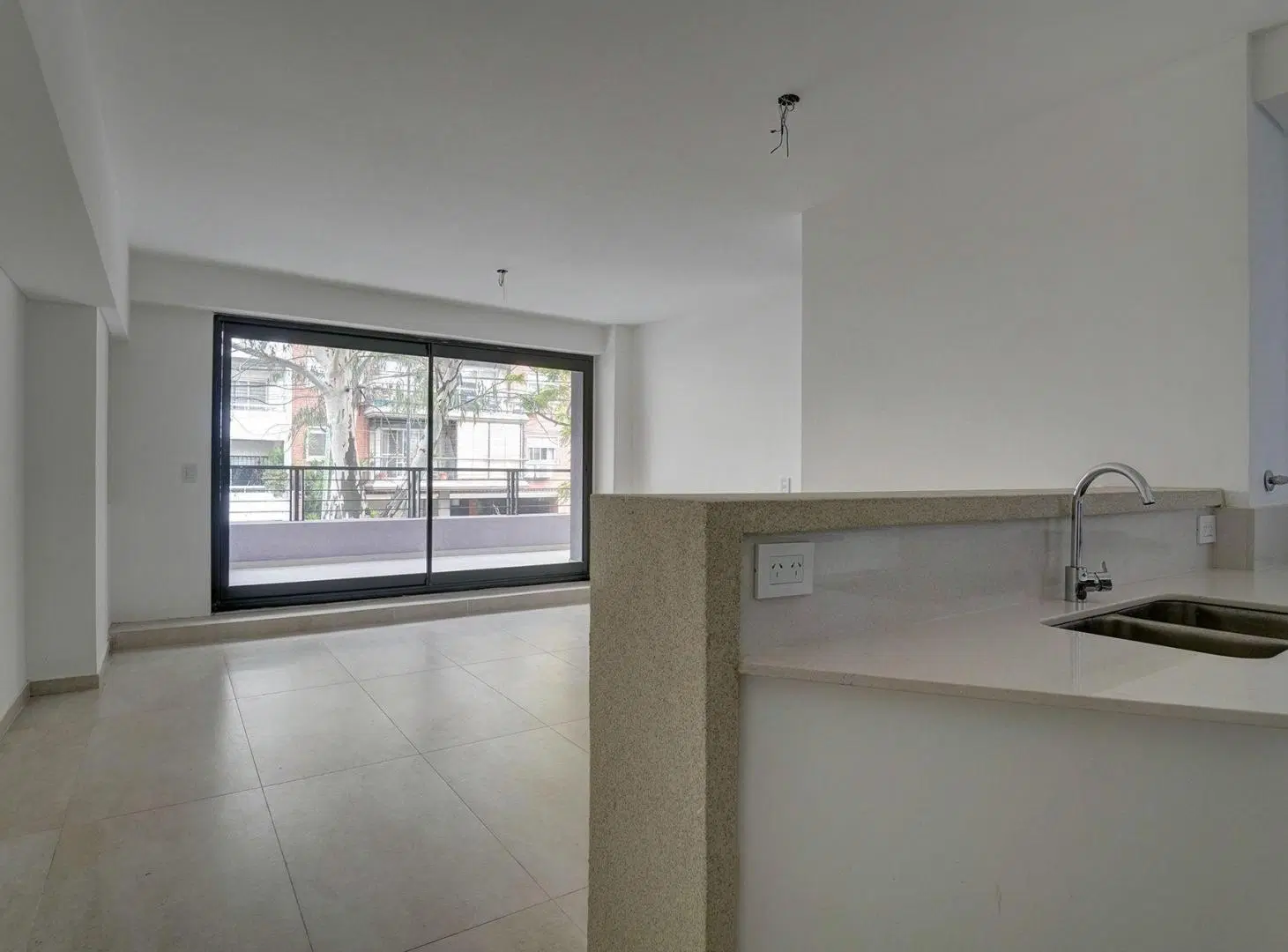 DEPTO 3 AMB C/BALCÓN Y PARRILLA- VENTA/ V. URQUIZA 4