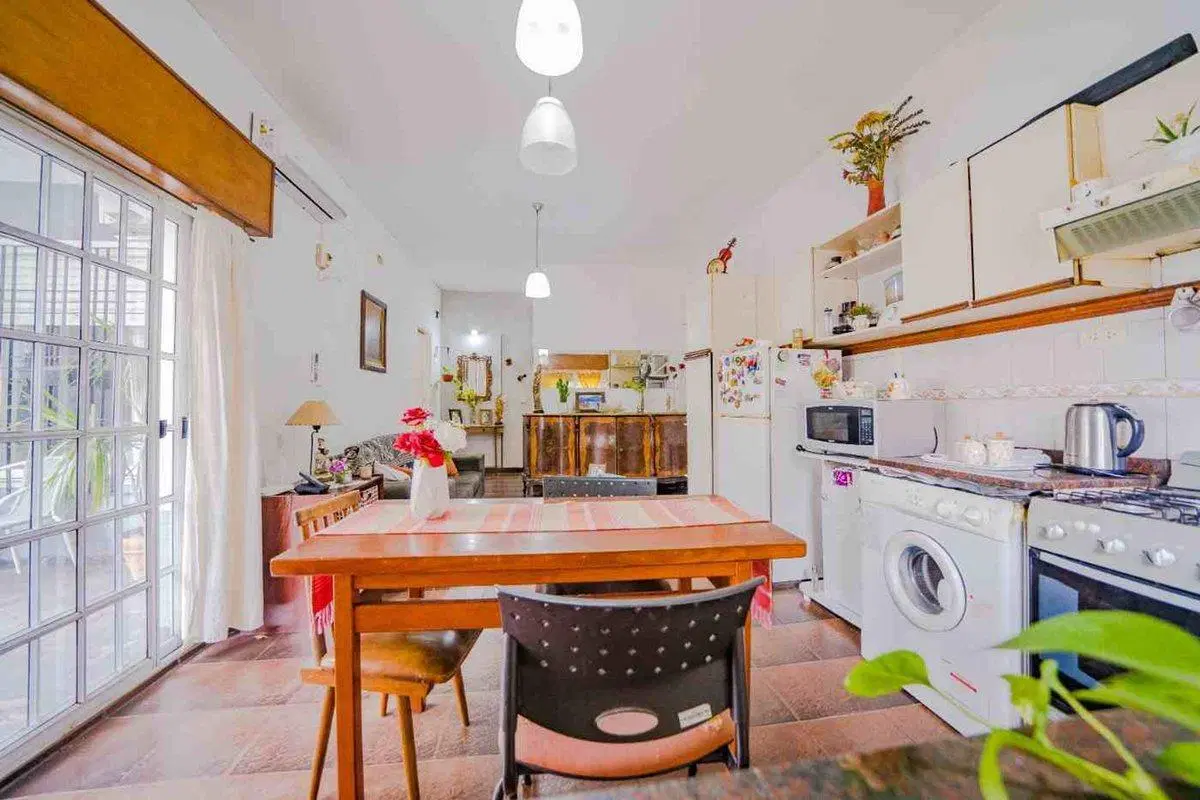 VENTA CASA CON JARDIN EN CASTELAR APTO CREDITO 2