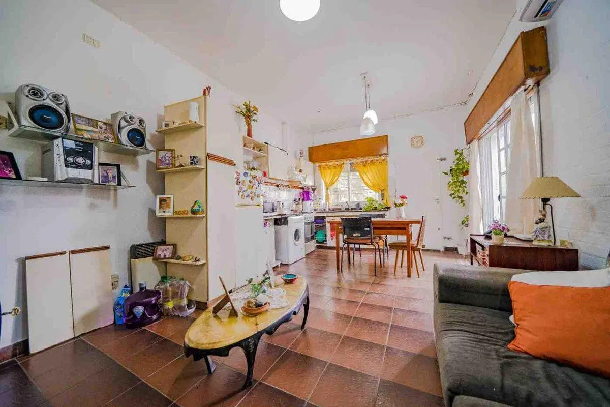 VENTA CASA CON JARDIN EN CASTELAR APTO CREDITO 5