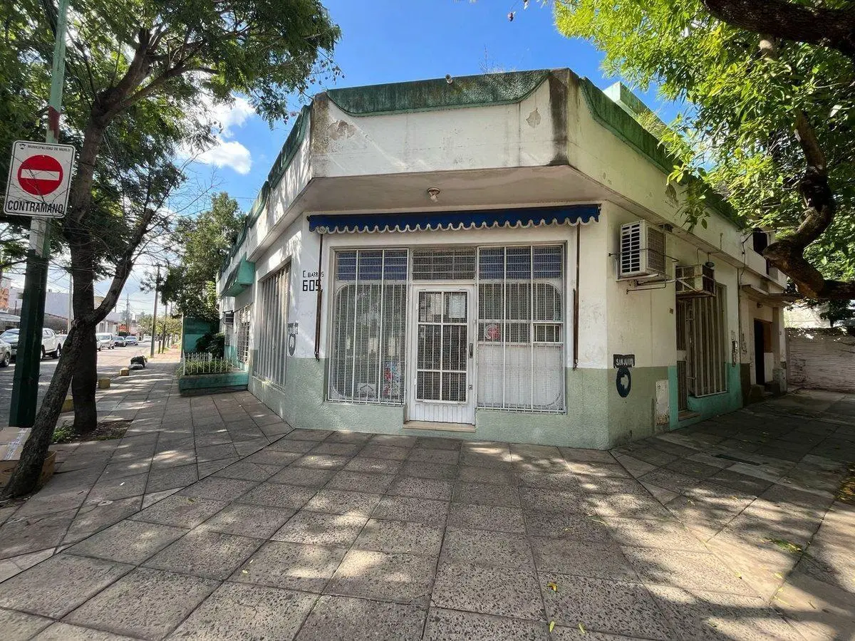 CASA 5 AMB + 2 LOCALES+ 2 COCHERAS 4
