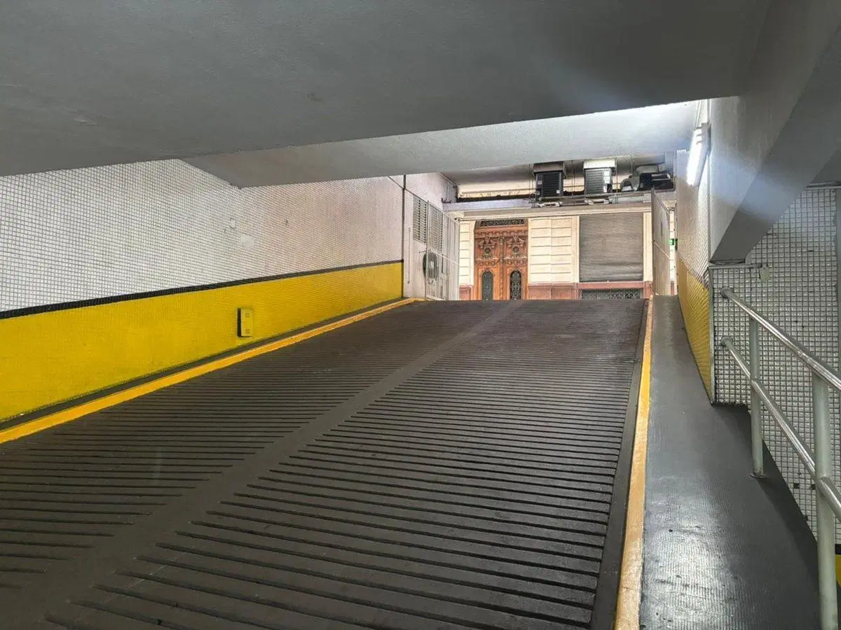 VENTA - COCHERA - EN PLENO MICROCENTRO 5