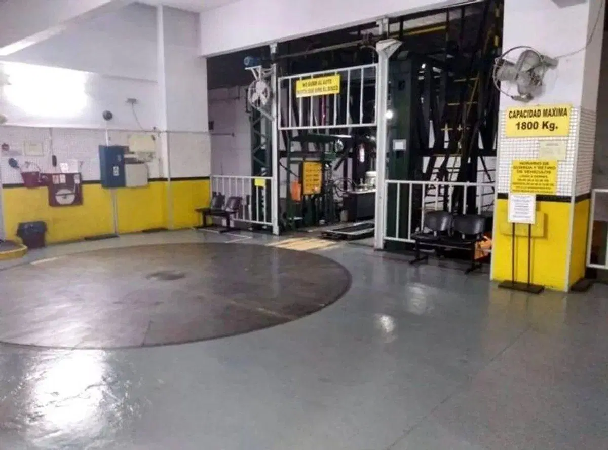 VENTA COCHERA SUBSUELO CON ASCENSOR MICROCENTRO 5