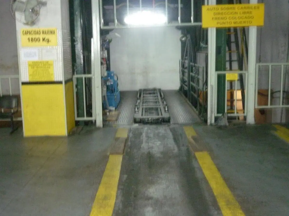 VENTA COCHERA SUBSUELO CON ASCENSOR MICROCENTRO 3