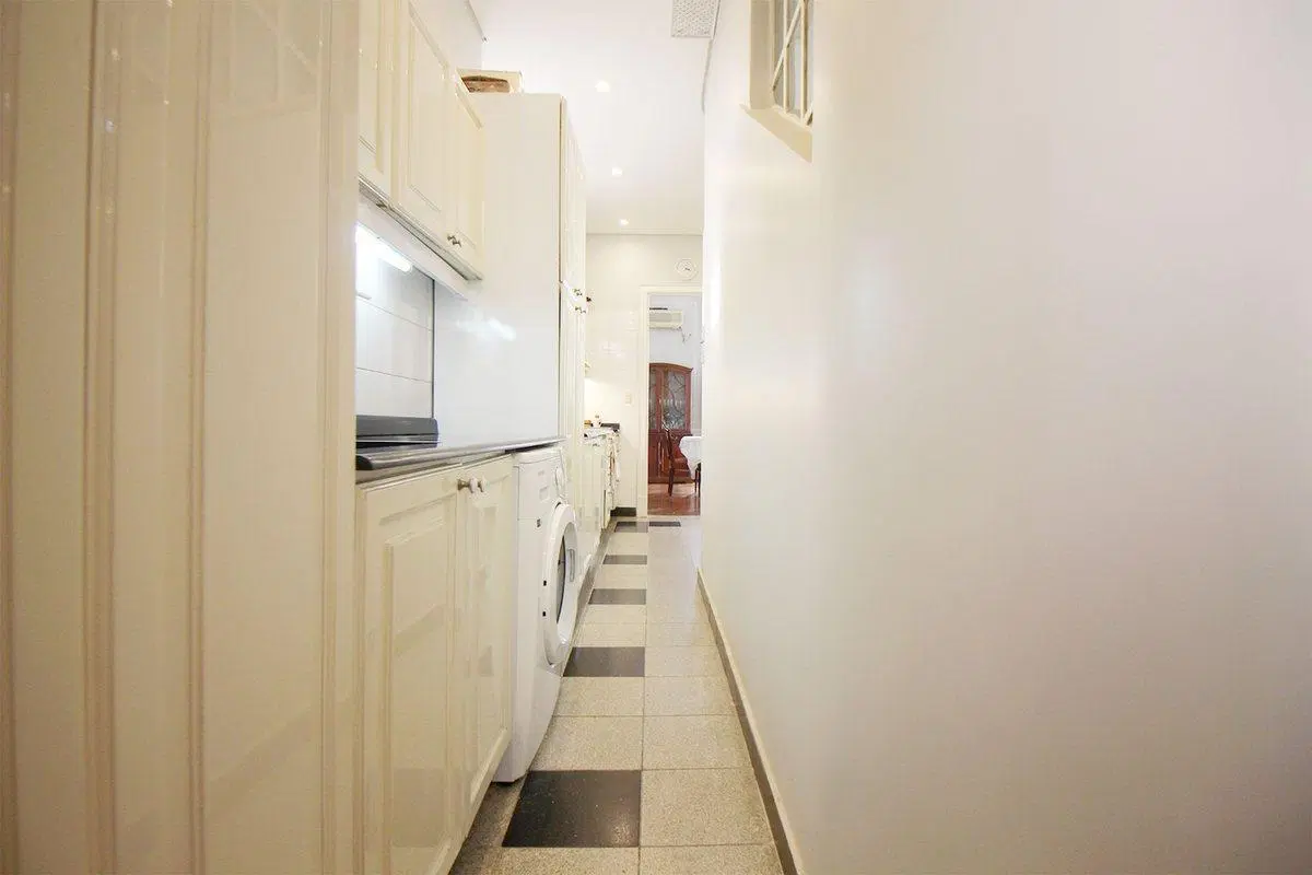 Venta piso 5 ambientes con dependencia! 3