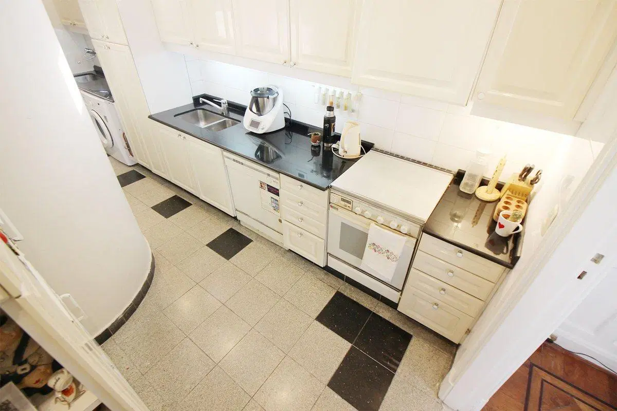 Venta piso 5 ambientes con dependencia! 4