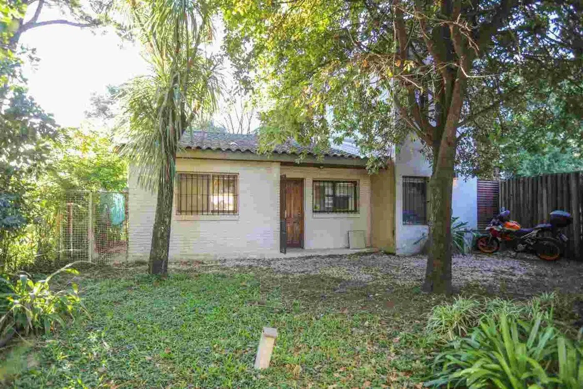 VENTA CASA 4 AMBIENTES C/JARDIN EN DEL VISO 4