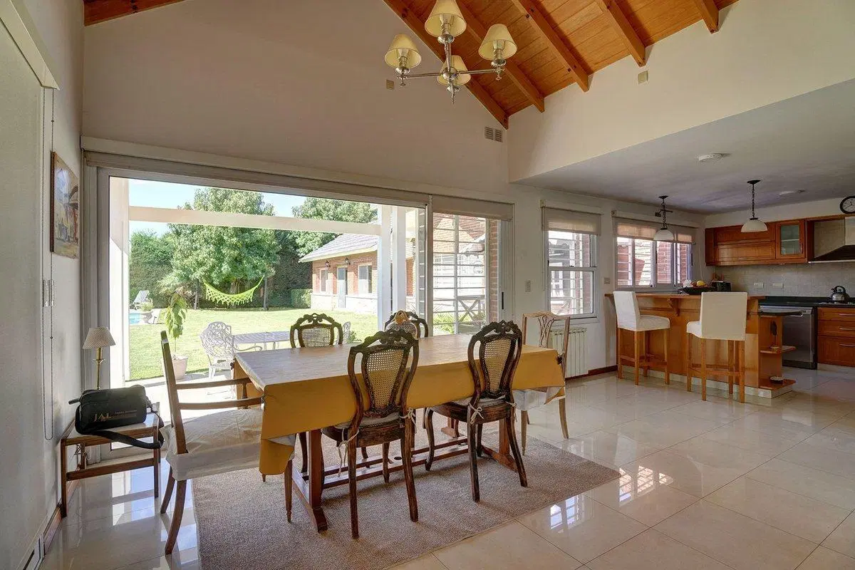 Venta de hermosa casa en Belen de Escobar 3