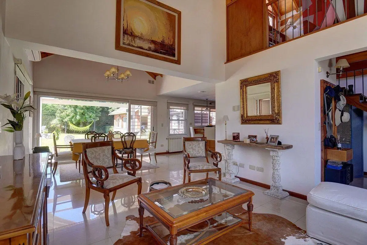 Venta de hermosa casa en Belen de Escobar 4