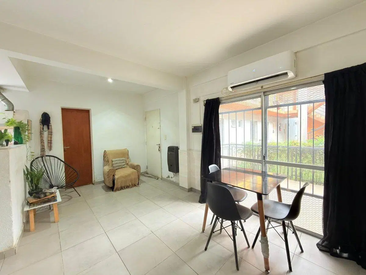 VENTA MONOAMBIENTE CON 2 PATIOS | MORON 4