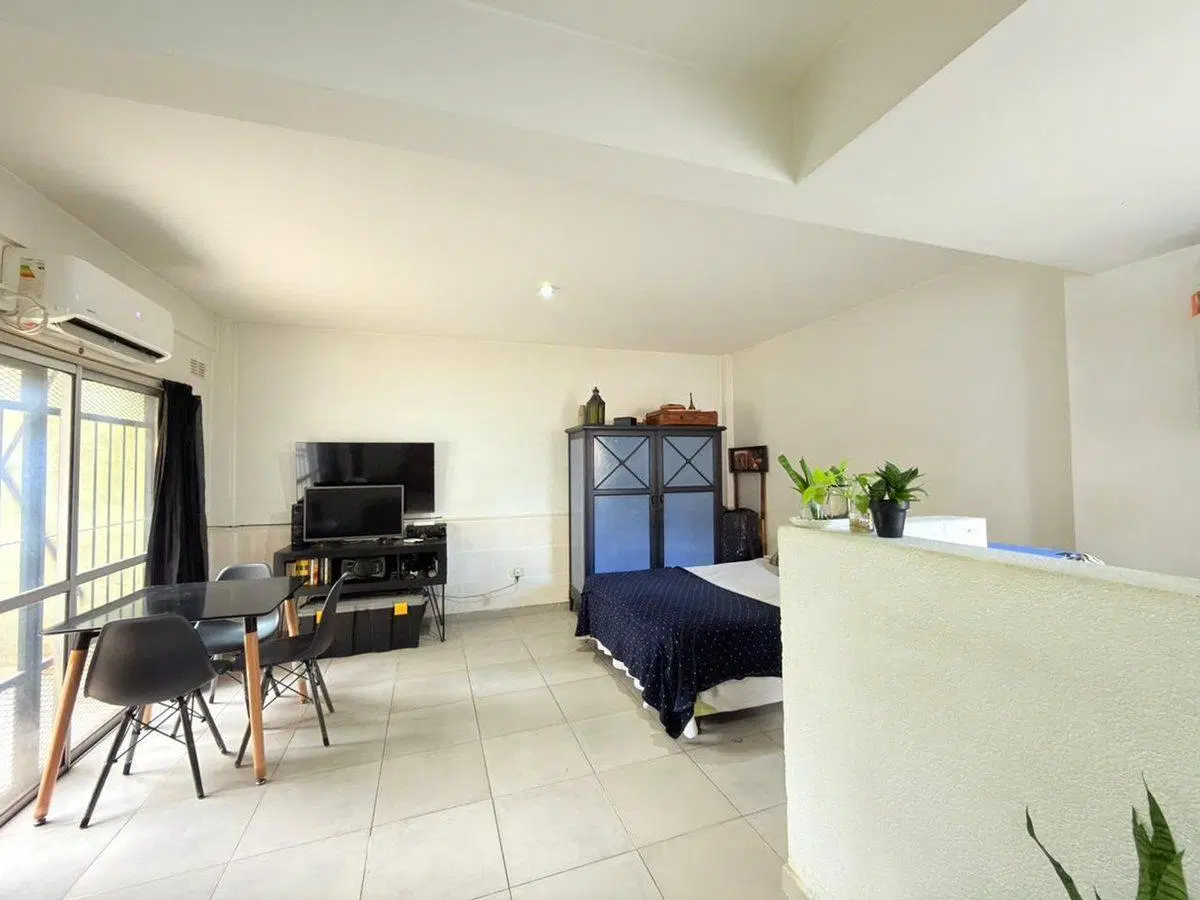VENTA MONOAMBIENTE CON 2 PATIOS | MORON 5