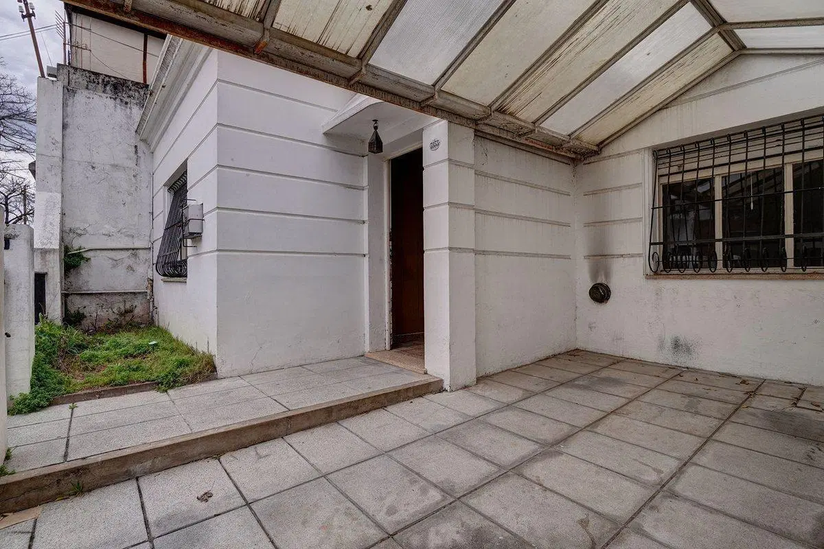 Venta Casa 3 amb, coch, galpon, Lugano APTO CRED! 4
