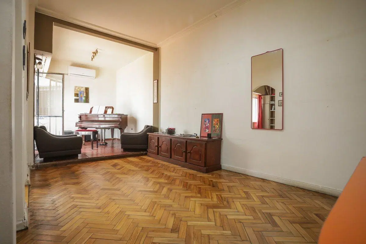 Venta departamento 3 amb en Monserrat  c/ patio ! 5