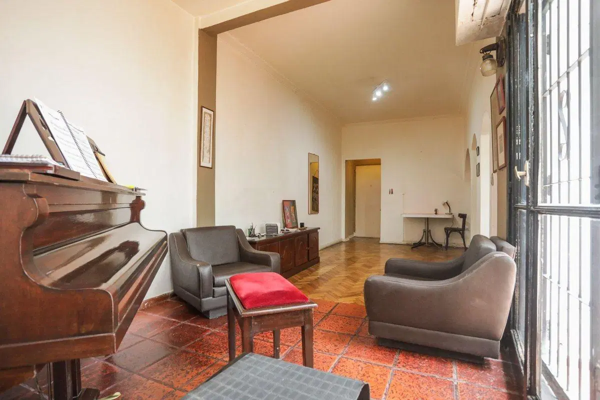 Venta departamento 3 amb en Monserrat  c/ patio ! 4