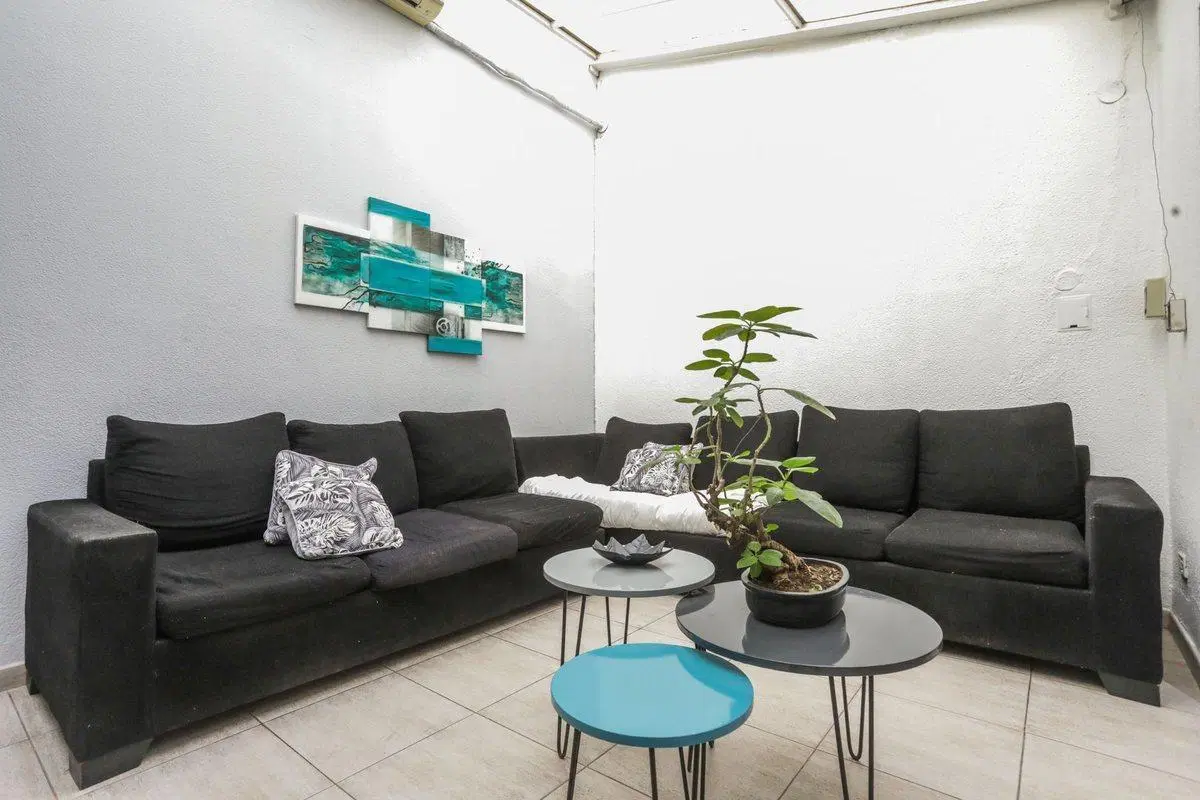 VENTA PH 5 AMBIENTES C/PATIO Y TERRAZA EN LINIERS 2