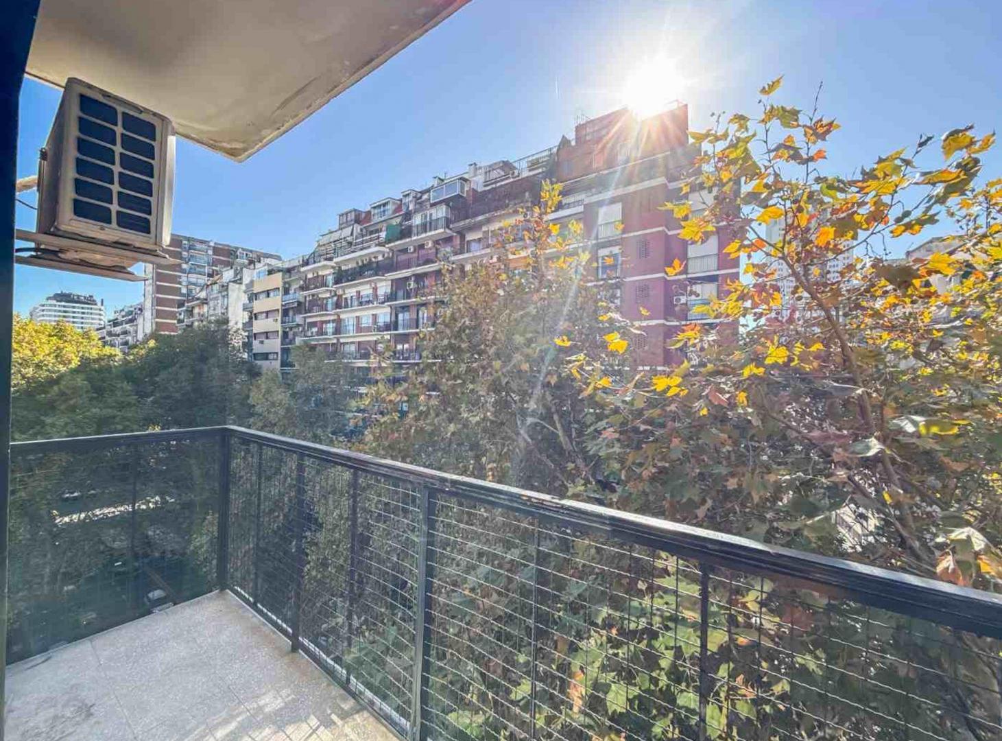 Departamento 5 ambientes venta norte frente