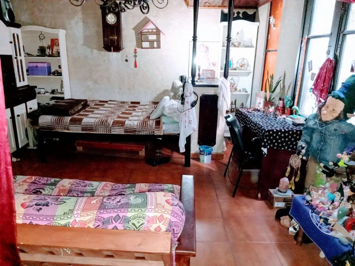 CASA AMPLIA LOTE PROPIO - VENTA / ALMAGRO 4