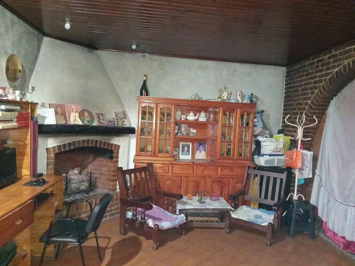 CASA AMPLIA LOTE PROPIO - VENTA / ALMAGRO 2