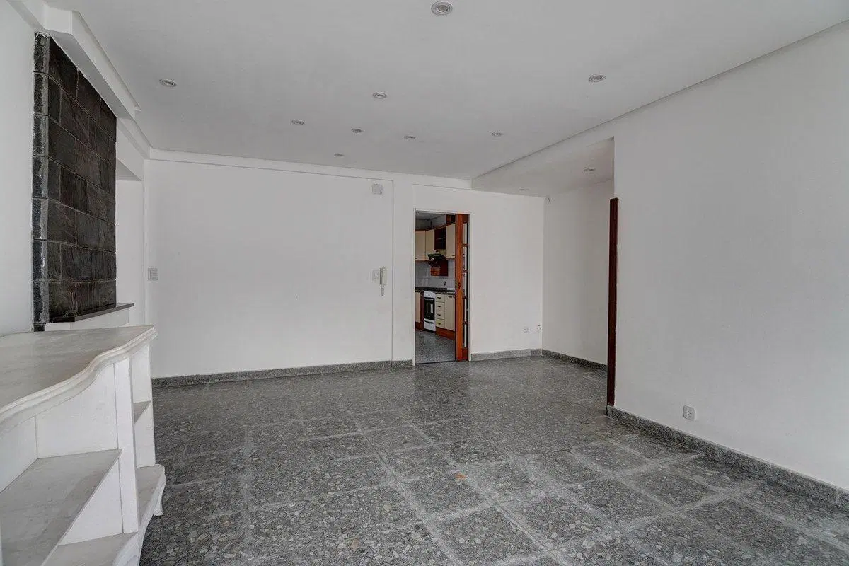 VENTA PH 4 AMB. CON PATIO Y TERRAZA MONTECASTRO 3