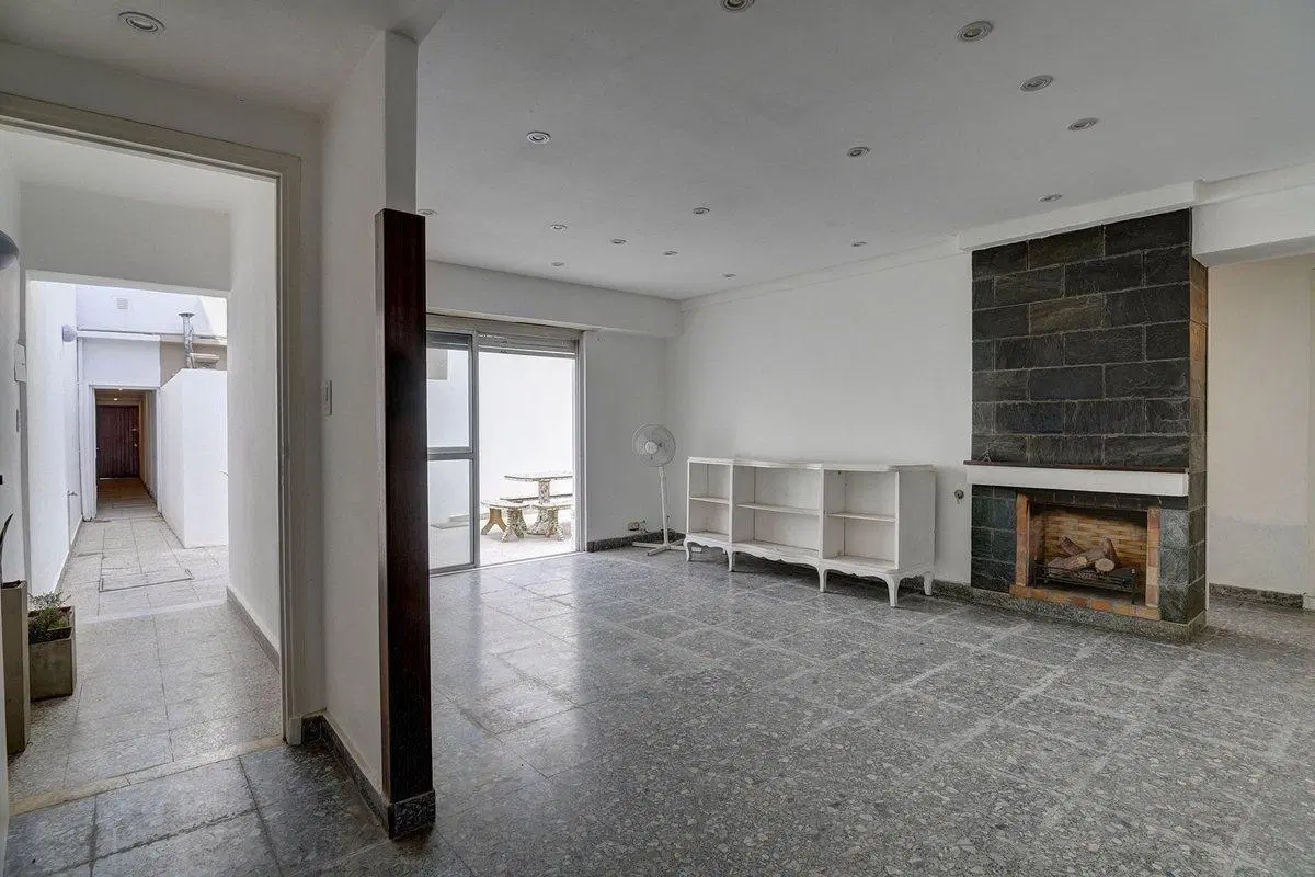 VENTA PH 4 AMB. CON PATIO Y TERRAZA MONTECASTRO 5
