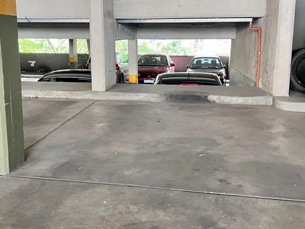 Cochera cubierta en Venta, excelente ubicación 5