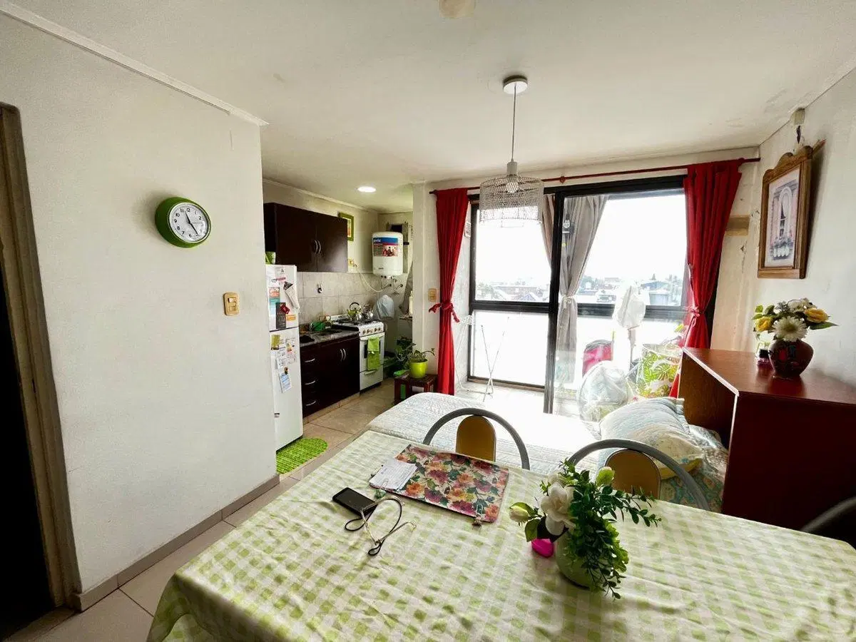 Venta 2 ambientes con balcon al frente 5