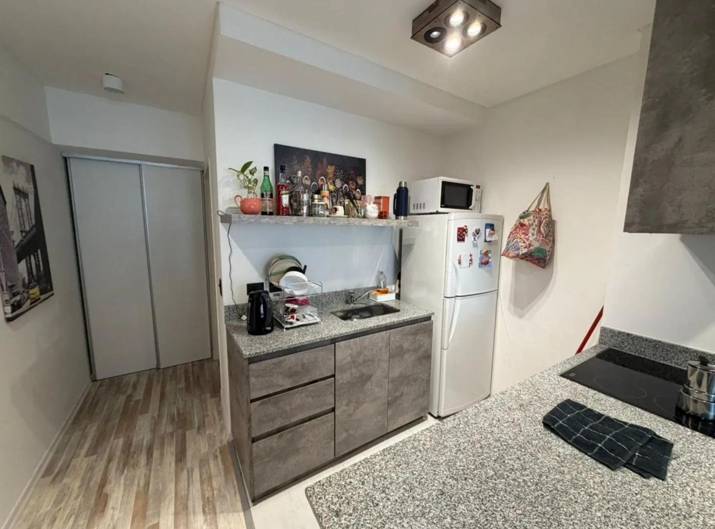 VENTA AMPLIO Y LUMINOSO MONOAMBIENTE EN RECOLETA 4