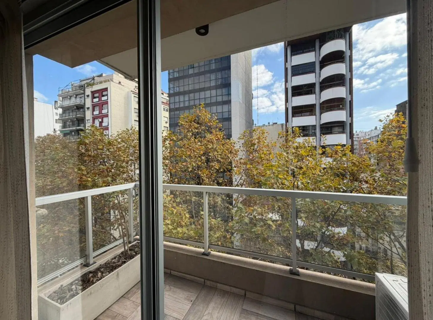 VENTA AMPLIO Y LUMINOSO MONOAMBIENTE EN RECOLETA 2