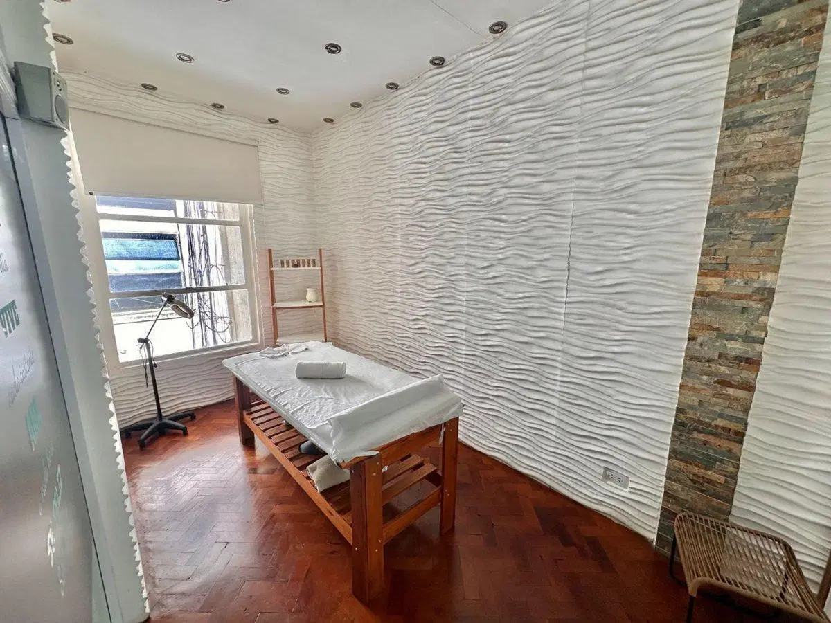 Alquiler oficina con balcon terraza! Refaccionada 4
