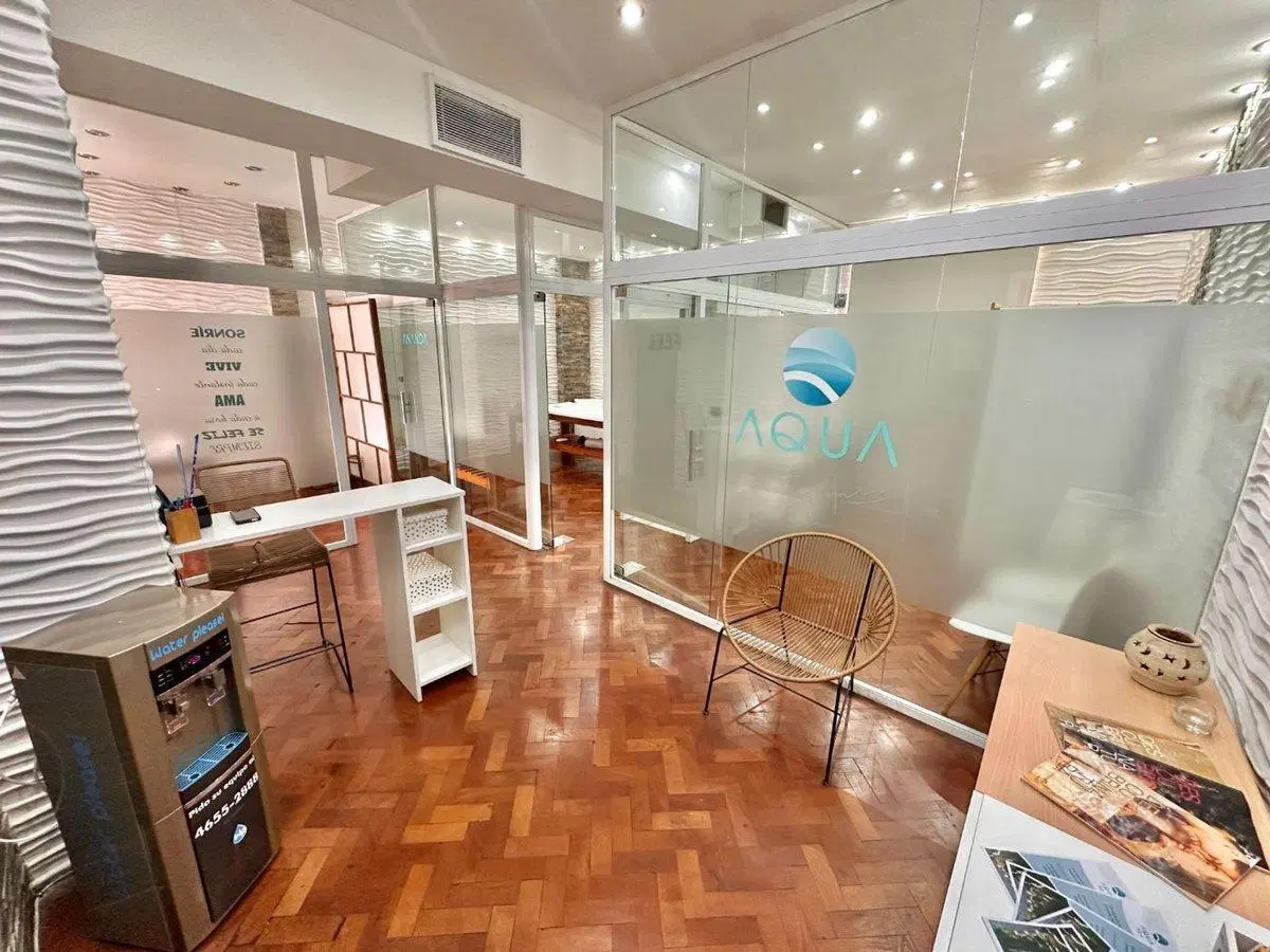 Alquiler oficina con balcon terraza! Refaccionada 3