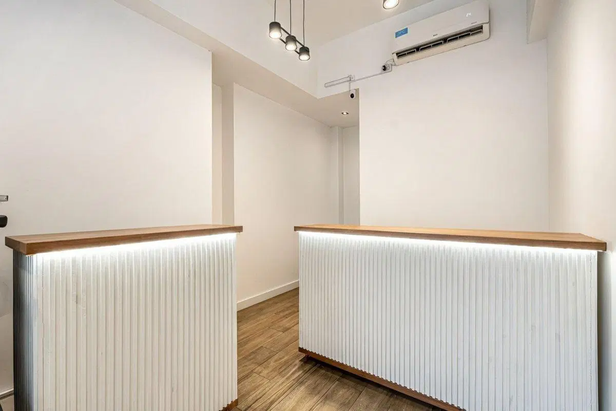 Venta local comercial a la calle Palermo 3