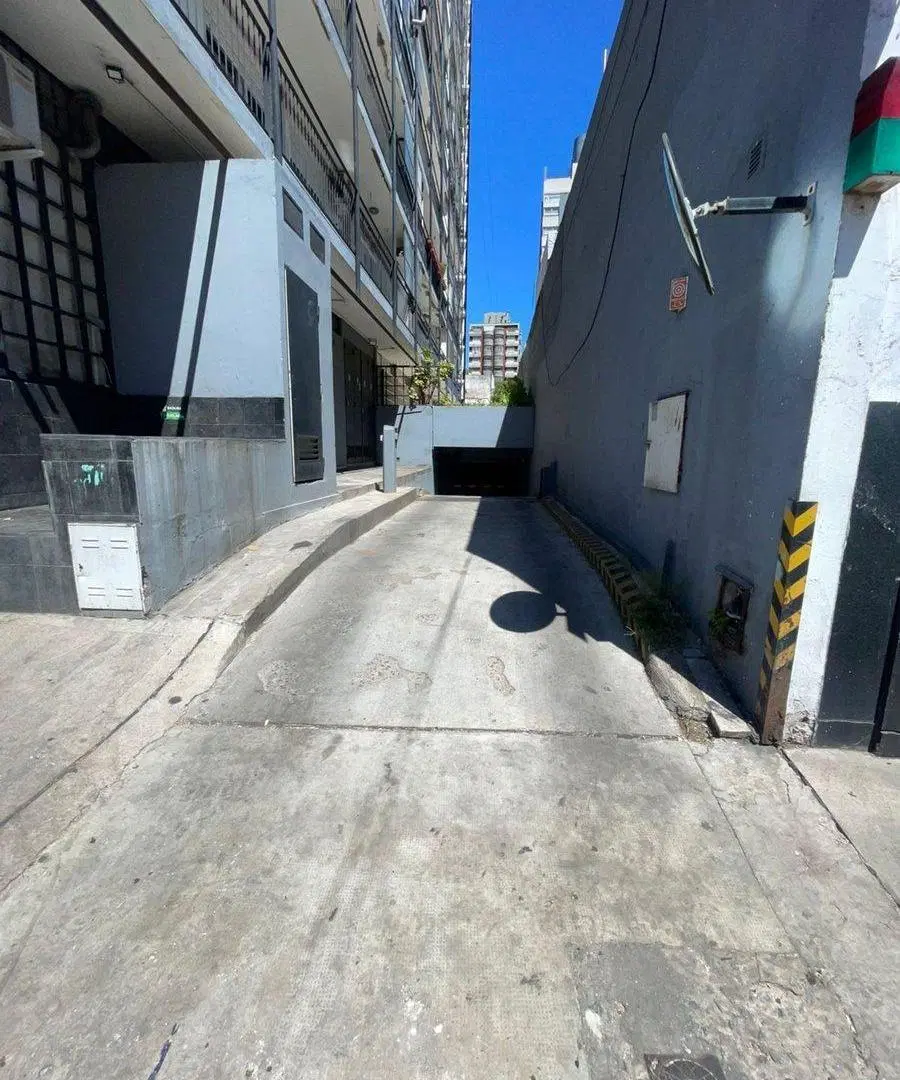 Venta cochera cubierta en Almagro buena ubicacion 4
