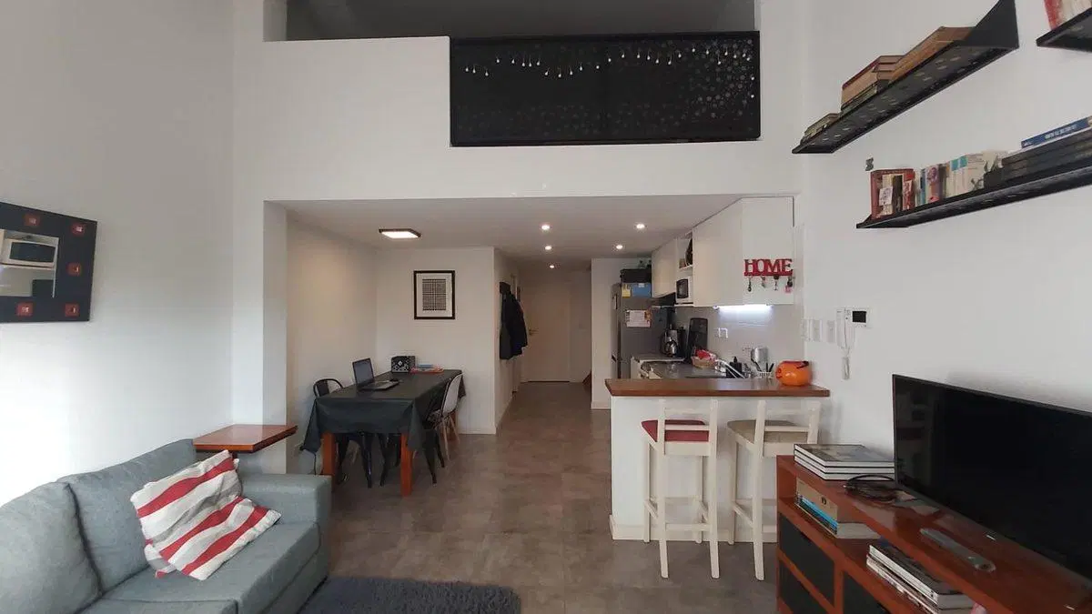 VENTA DEP. 2 1/2 AMBIENTES CON PATIO/PARRI OLIVOS 3