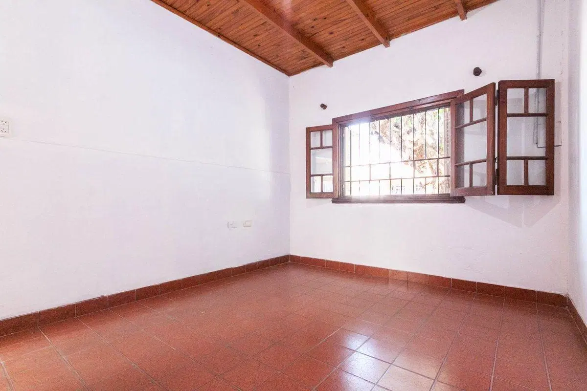 Venta Casa 3 ambientes en Temperley 3