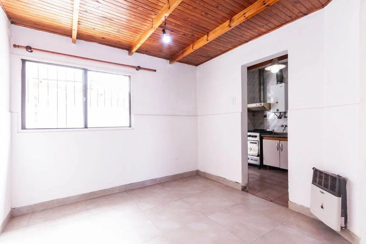 Venta Casa 3 ambientes en Temperley 5