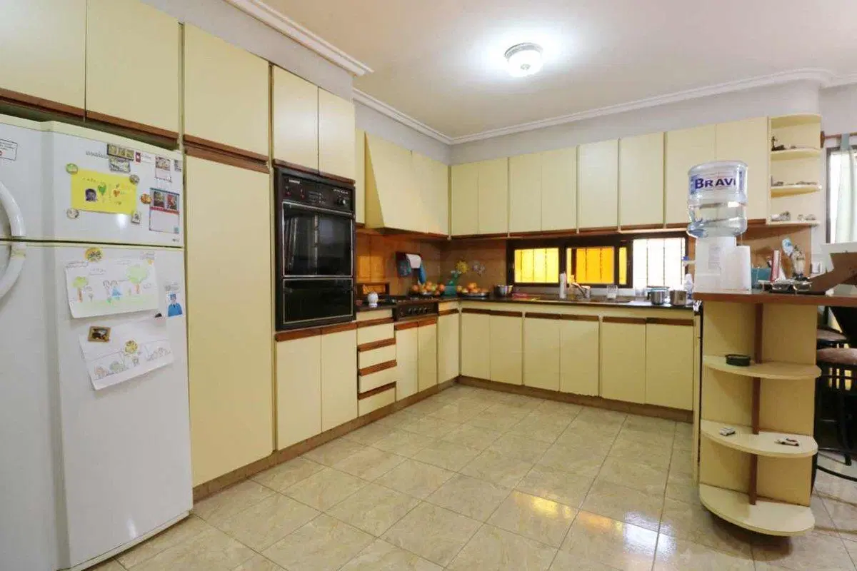 Casa 6 am 2 coch + depto pileta venta Hurlingham 2