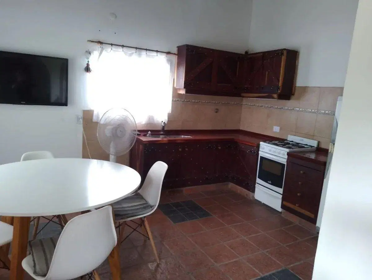CASA CON PILETA EN ESCOBAR 3