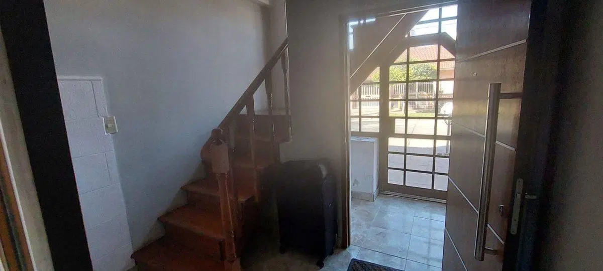 Venta casa de 6 ambientes, cocheras, PERMUTA HAEDO 8