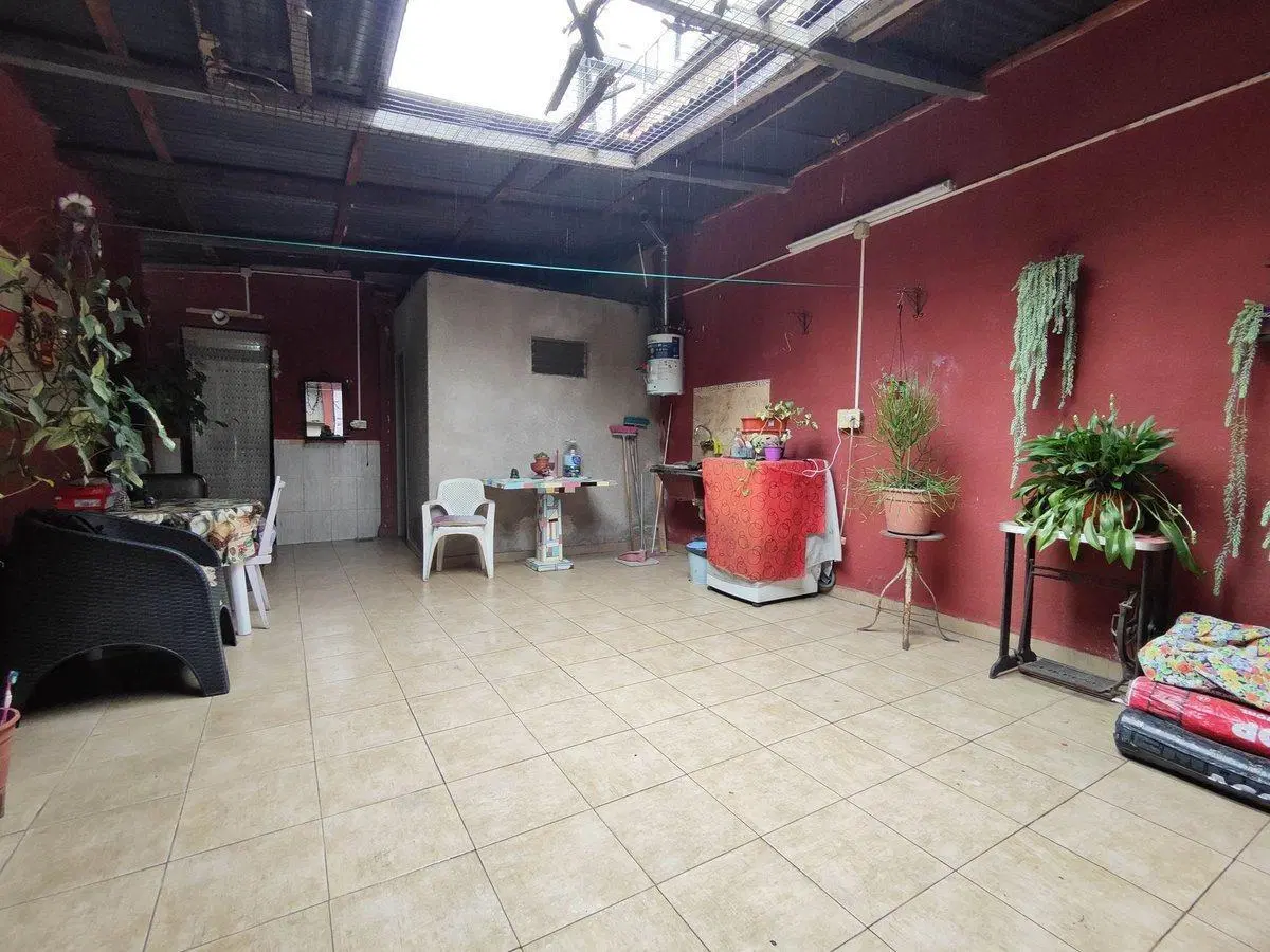 Venta Casa Pompeya con cochera y patio . 8