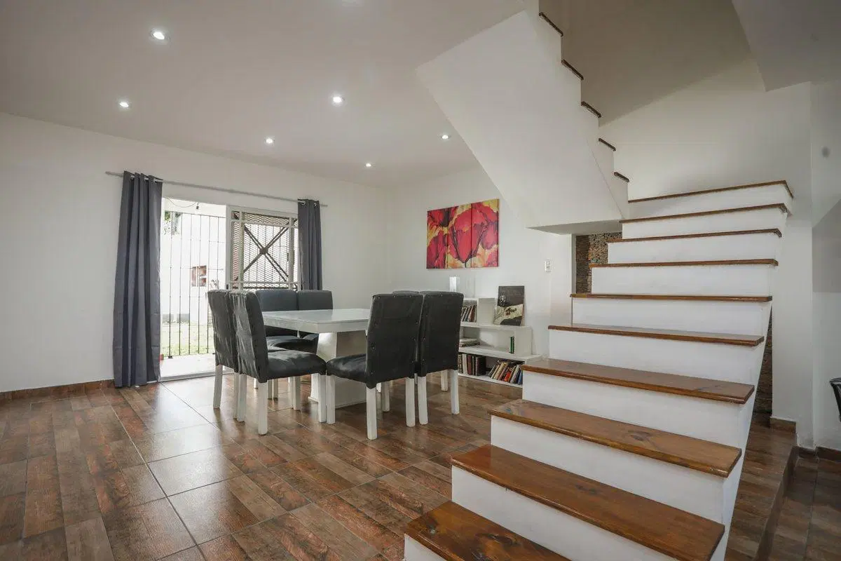 VENTA CASA 6 AMB CON JARDIN Y TERRAZA V. URQUIZA 8