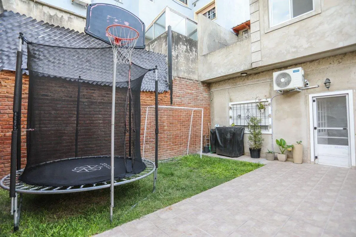 VENTA CASA 4 AMB. PATIO VILLA LUGANO APTO CREDITO! 2