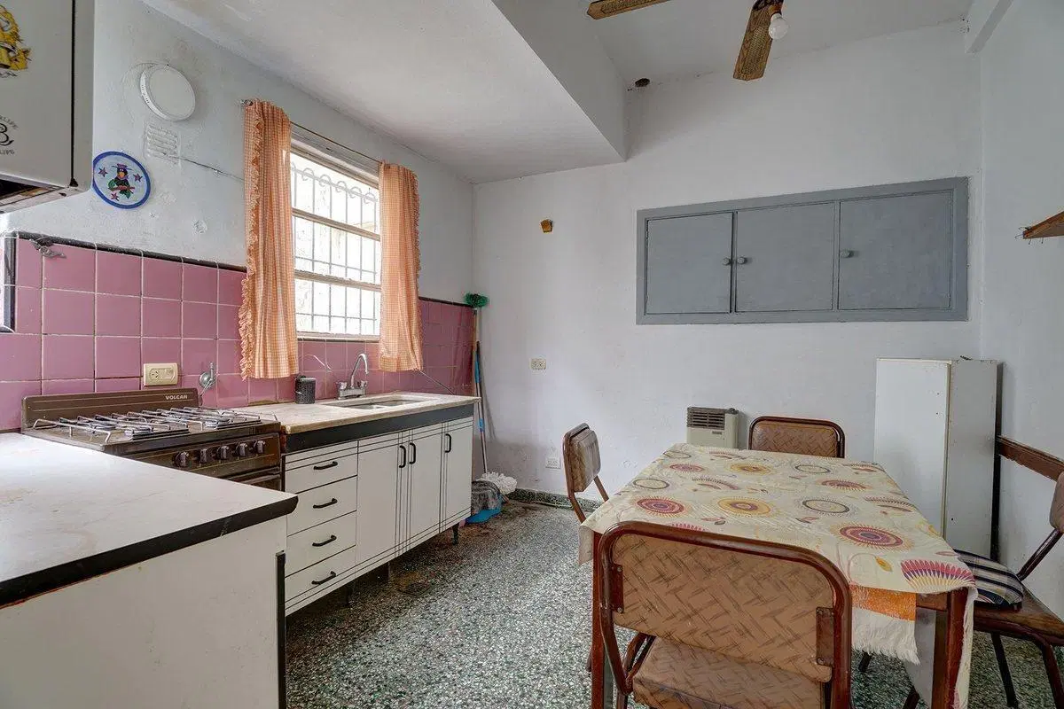 Venta Casa 3 amb, coch, galpon, Lugano APTO CRED! 4