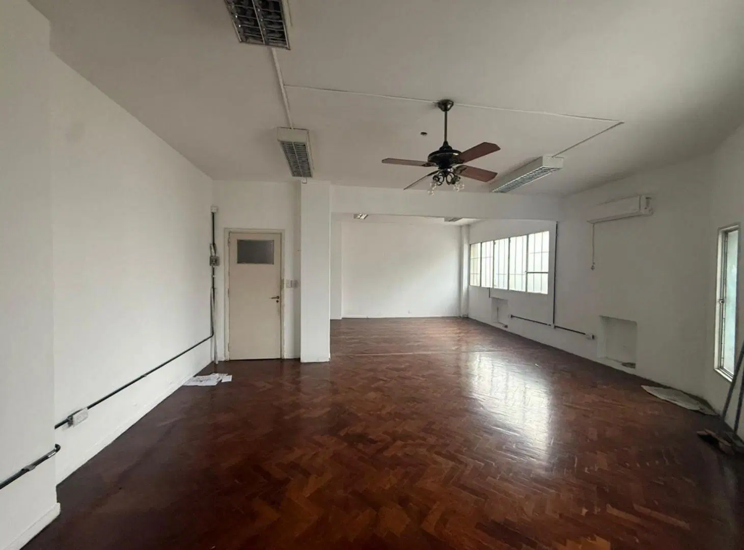 VENTA 2 OFICINAS CON SALIDA A TERRAZA - MONSERRAT 3