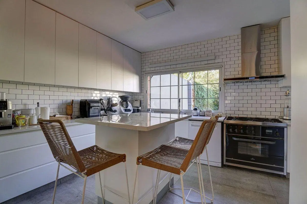 VENTA TRIPLEX BELGRANO R - 5 AMB CON DEPENDENCIA 3