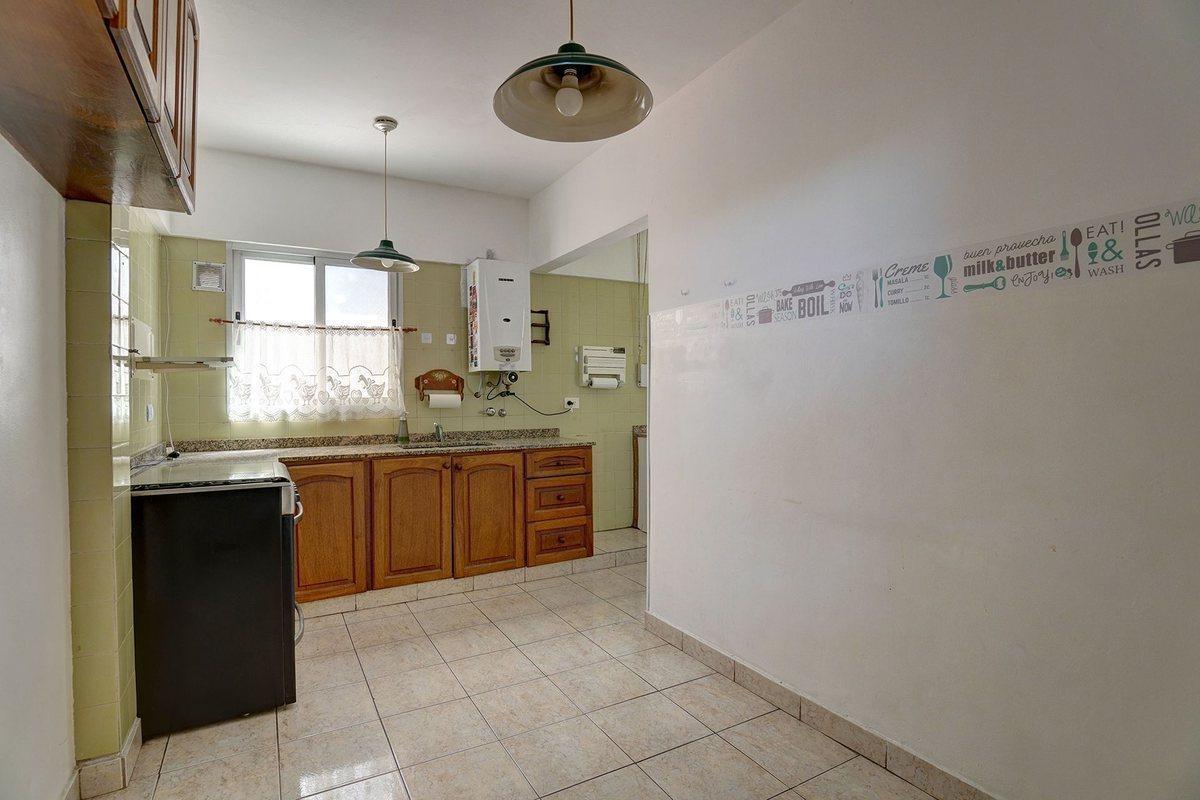Foto de Venta 4 ambientes c/cochera cubierta. APTO CREDITO, imagen 3