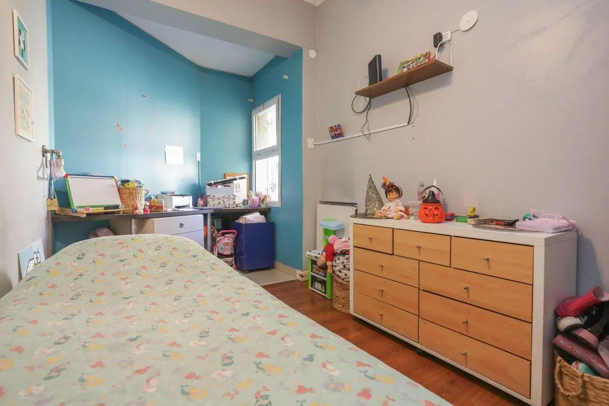 VENTA CASA EN FLORES, 2 PHs en BLOCK 3