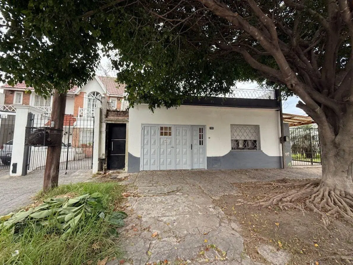 VENTA CASA 5 AMB LANUS ESTE! APTA DOS FAMILIAS 8