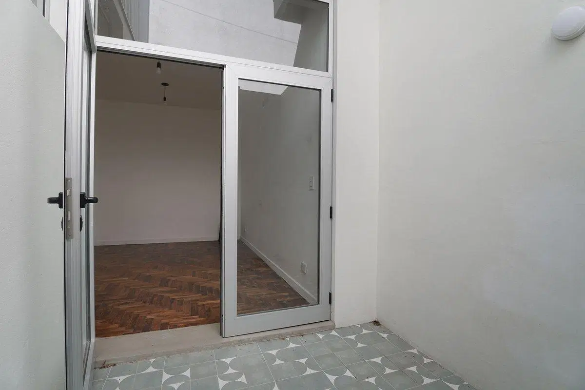 VENTA PH 2 AMB CON PATIO SIN EXPENSAS V. URQUIZA 5