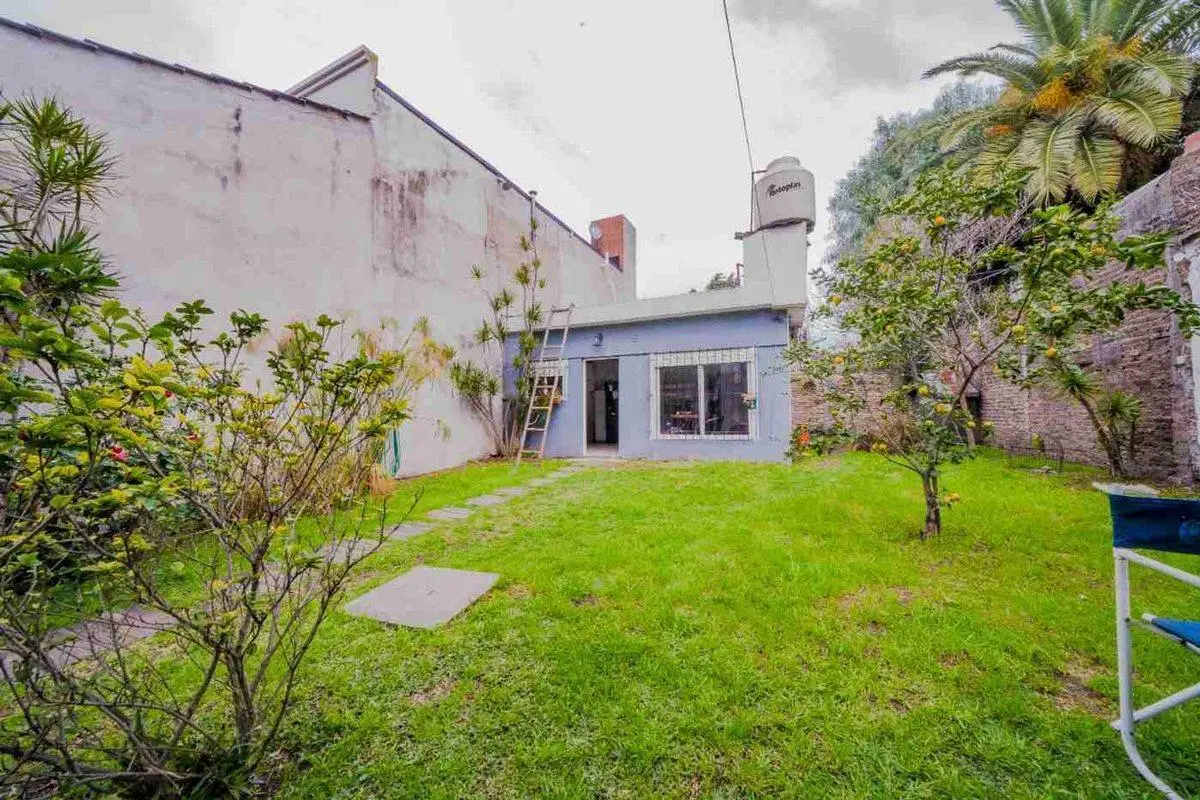 VENTA CASA CON JARDIN EN CASTELAR APTO CREDITO 8