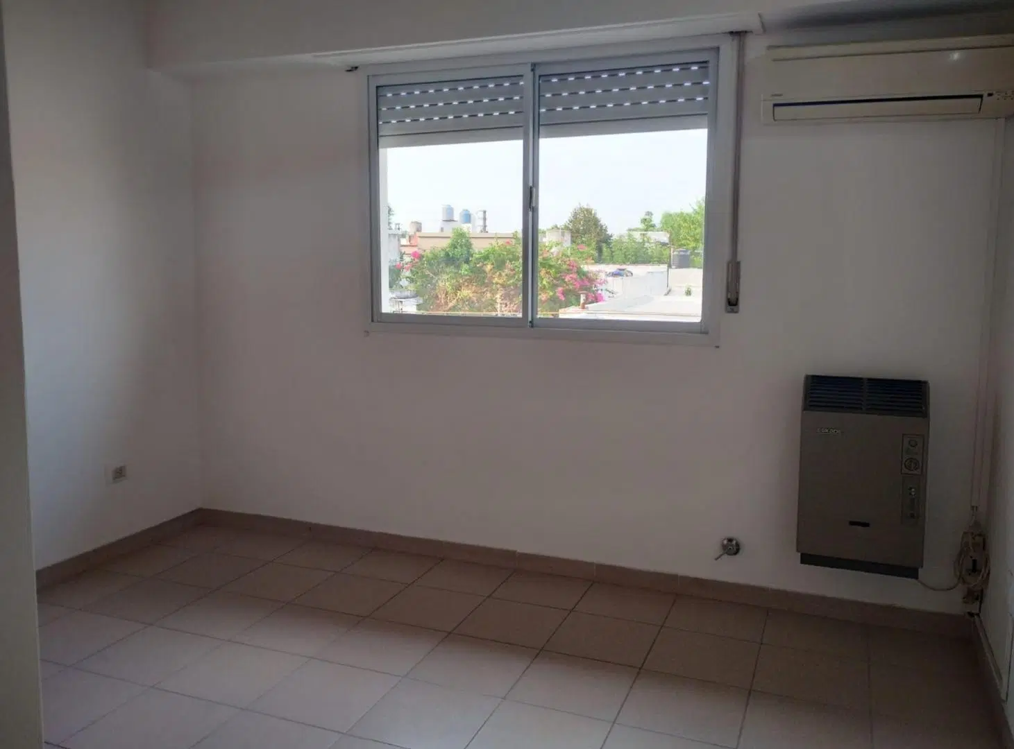 ALQUILER DUPLEX 3 AMBIENTES CON PATIO EN HAEDO 2